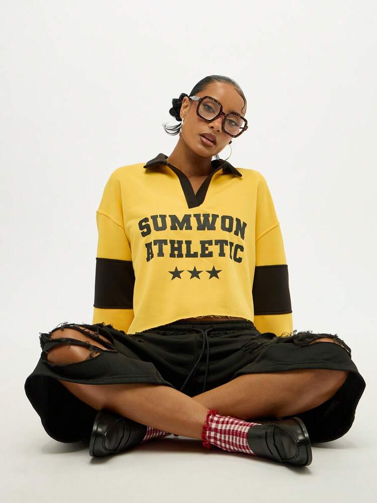 SUMWON WOMEN Cropped Rugby Polo With Varsity Print And Contrast Collar