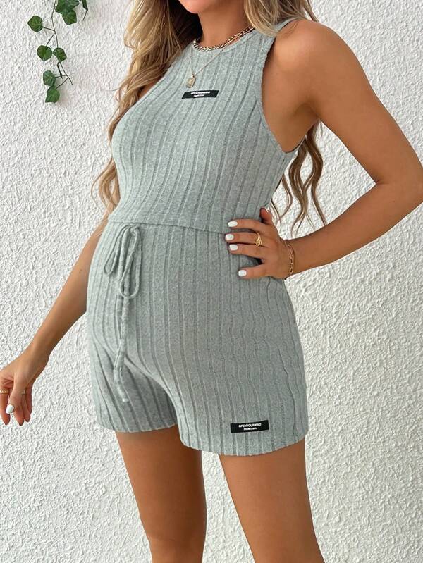 SHEIN Conjunto De Dos Piezas Casual De Verano Para Maternidad Con Camiseta Sin Mangas De Letras Impresas Y Pantalones Cortos Ajustables En La Cintura