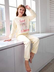 Conjunto de sudadera de manga larga con estampado de letras y lazos y pantalones de puño acanalado para niña pequeña y preadolescente, ropa de dormir, moda de regreso a la escuela