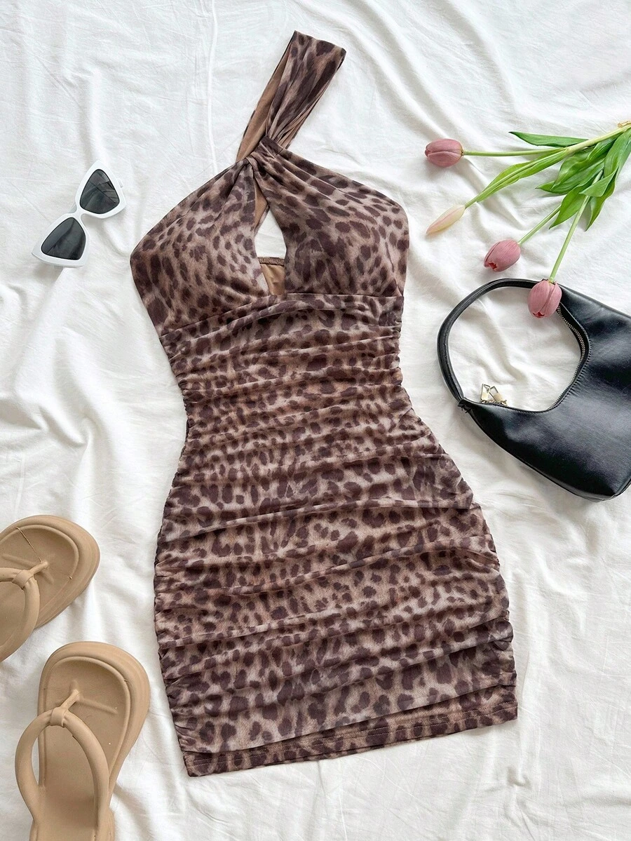 Soleia 女士性感度假不对称褶皱紧身迷你连衣裙，适合派对、圣诞节、约会、夜总会、海滩、游轮、下午茶、波西米亚风、波西米亚风、度假、秋季 - 棕色 - 查看 1