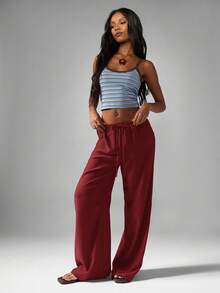 MISSGUIDED 阔腿锤纹缎面阔腿裤，抽绳腰带，优雅飘逸，休闲舒适，适合居家休闲、晚宴穿着，秋冬时尚圣诞佳节之选。 - 酒紅色 - 查看 4