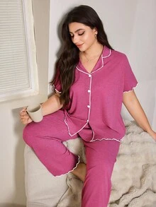 SHEIN Bộ đồ ngủ tay ngắn và quần dài chất liệu vải dệt kim màu hồng cánh sen mềm mại, nhẹ, họa tiết bèo nhún thanh lịch, rộng rãi, cỡ lớn - Màu Hồng Tươi - Xem 4