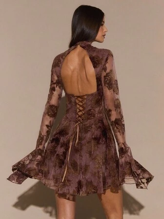 SHEIN BAE Kahverengi Gül Dokulu Jakarlı Seksi Minimalist Uzun Kollu Dik Yaka Dantel Peplum Elbise, Sırtı Açık, Oyuk Tasarım, Kokteyl Partisi, Romantik Buluşma, Sonbahar/Kış Katmanlama, Parti, Resmi Toplantı, Gece Dışarı Çıkma, Düğün Konuğu Elbisesi, Cadılar Bayramı Elbisesi, Noel Elbisesi İçin Uygun