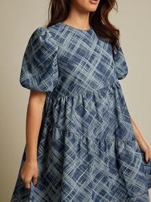 WESTFADE 泡泡袖不对称分层格子交叉提花牛仔迷你连衣裙 - 中等水洗藍 - 查看 4