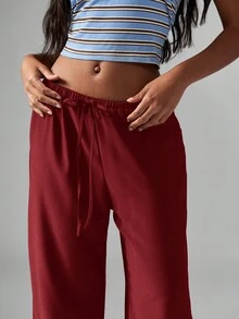 MISSGUIDED 阔腿锤纹缎面阔腿裤，抽绳腰带，优雅飘逸，休闲舒适，适合居家休闲、晚宴穿着，秋冬时尚圣诞佳节之选。 - 酒紅色 - 查看 5