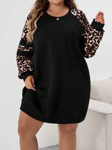 SHEIN CURVE+ Vestido de sudadera casual con mangas raglán y parches de estampado de leopardo para mujer de talla grande en otoño/invierno - Multicolor - Ver 2