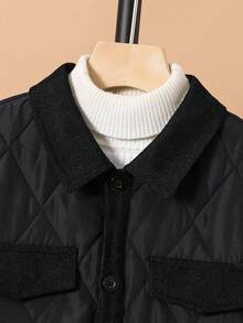 SHEIN Jaqueta/Casaco Acolchoado Grosso com Colarinho Virado, Bolsos Decorados, Casual Versátil e Confortável para Meninos Pré-Adolescentes - Preto - Visão 5