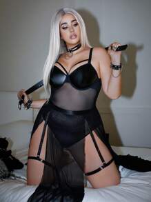 AltCore Set lenjerie intimă mărime mare cu body cu armătură + fustă mini, 2 bucăți