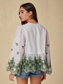 Enchnt Blusa casual con mangas de campana, bordado y lazada delantera para mujer para vacaciones - Blanco - Ver 7