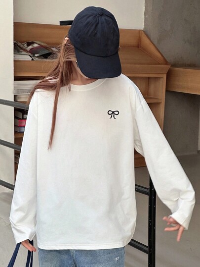 Dazy Kids Teen Girl Loose Casual T-Shirt With Butterfly Embroidery Design, Basic Autumn Wear