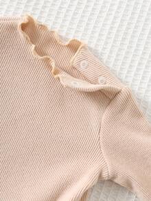 Cozy Pixies 3件套新生女宝宝纯色荷叶边长袖连体衣套装，百搭舒适的中性色婴儿服装，摩卡色婴儿服装，棕色婴儿服装，女宝宝连体衣，中性时尚套装，适合秋冬季节。