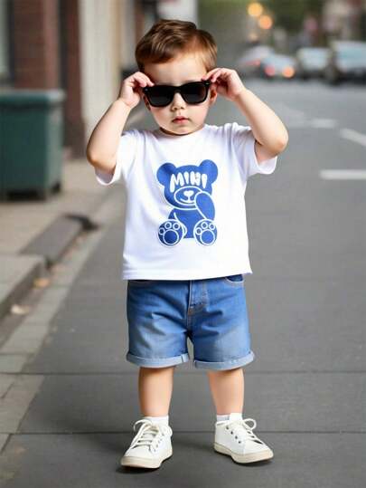 SHEIN 2 件套可爱熊贴花刺绣白色短袖 T 恤和牛仔短裤套装，适合男婴和女婴，休闲日常服装，适合室内、户外、日常穿着、运动、玩耍、派对、拍照、度假、春夏季