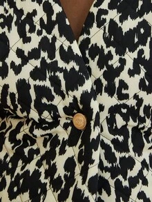 Aveloria Modichic 随机豹纹绗缝V领休闲棉背心夹克