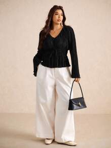 SHEIN Elaquor Áo thun nữ cổ chữ V tay dài vải họa tiết viền nhún bèo thời trang thường ngày cỡ lớn - màu đen - Xem 4
