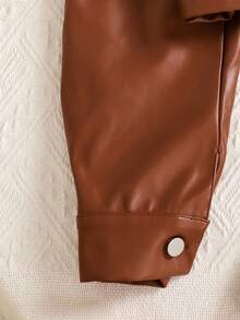 SHEIN 2 件套青少年女孩休闲棕色长袖圆领 PU 皮夹克 + 棕色碎花吊带裙，甜美、酷炫、优雅的装扮 - 棕色 - 查看 4