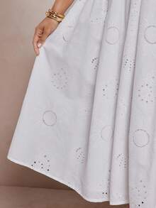 L'Amorae 女士贝壳刺绣褶饰中长修身喇叭连衣裙 - 白色 - 查看 2