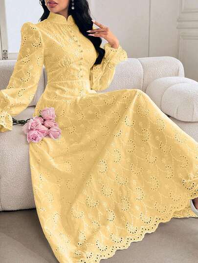 Modelyn 孔眼刺绣荷叶边袖长连衣裙