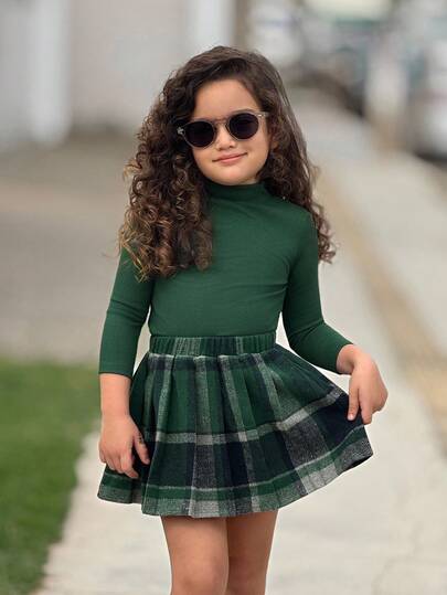 SHEIN Young Girl Fashion Daily Back To School Season Green Turtleneck Tight T-Shirt & Plaid Pleated Skirt Set Autumn/Winter Fall Clothes