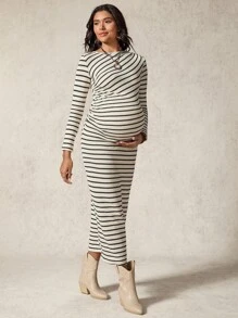 SHEIN 孕妇条纹圆领长袖修身优雅连衣裙 - 黑與白 - 查看 3