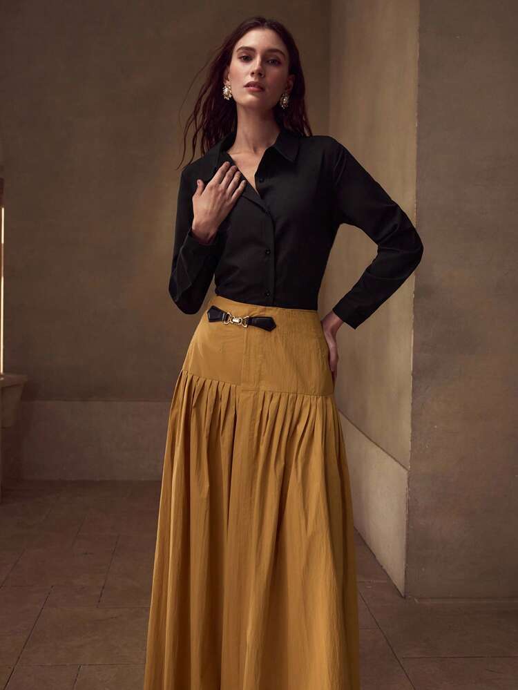 SOLID BUCKLE DETAIL FLARE SKIRT