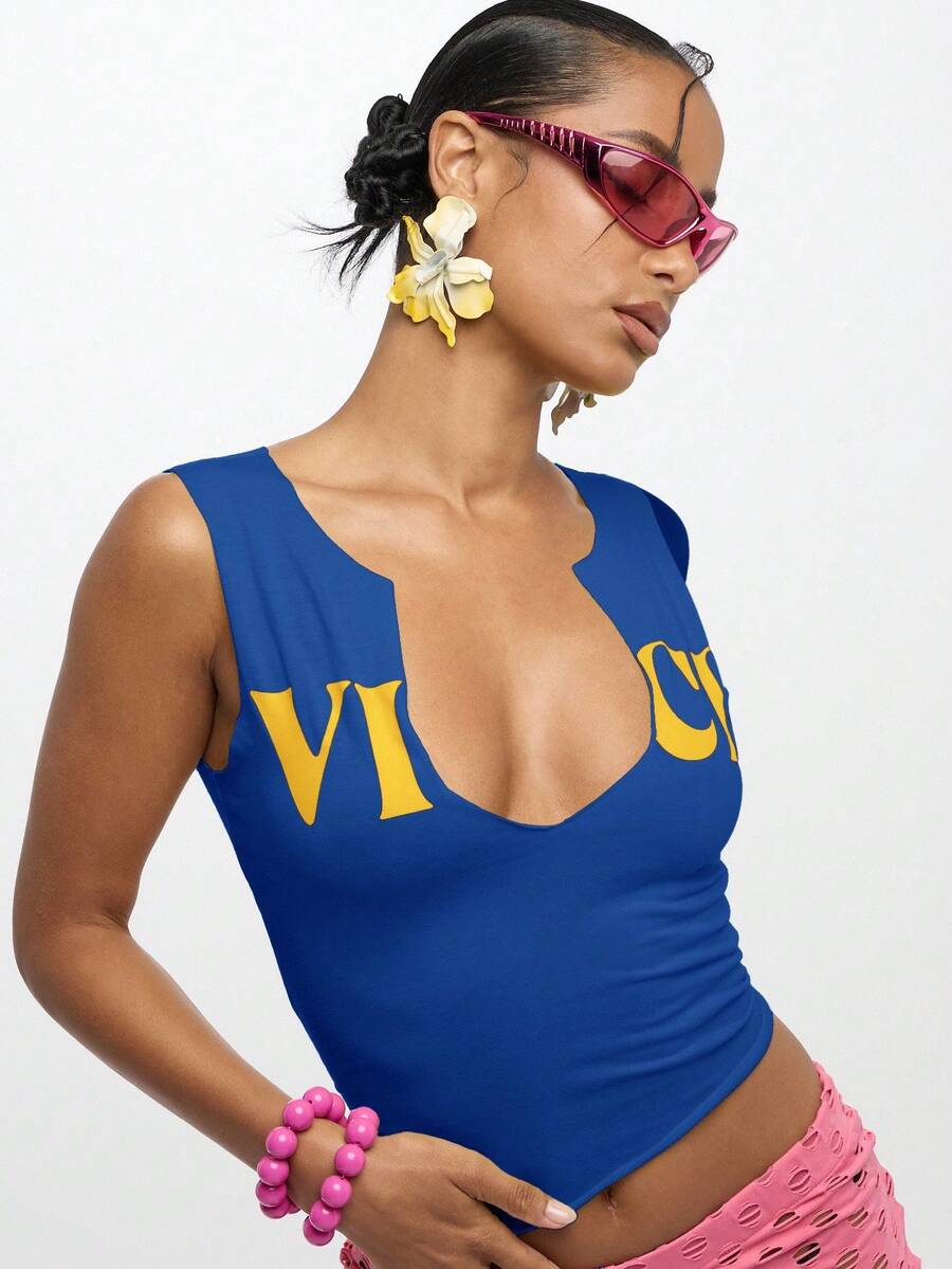 SUMWON WOMEN 缺口领口修身背心，金色字母短款，夏季节日俱乐部派对晚会休闲时尚设计，前开襟无袖 - 藏蓝色 - 查看 1