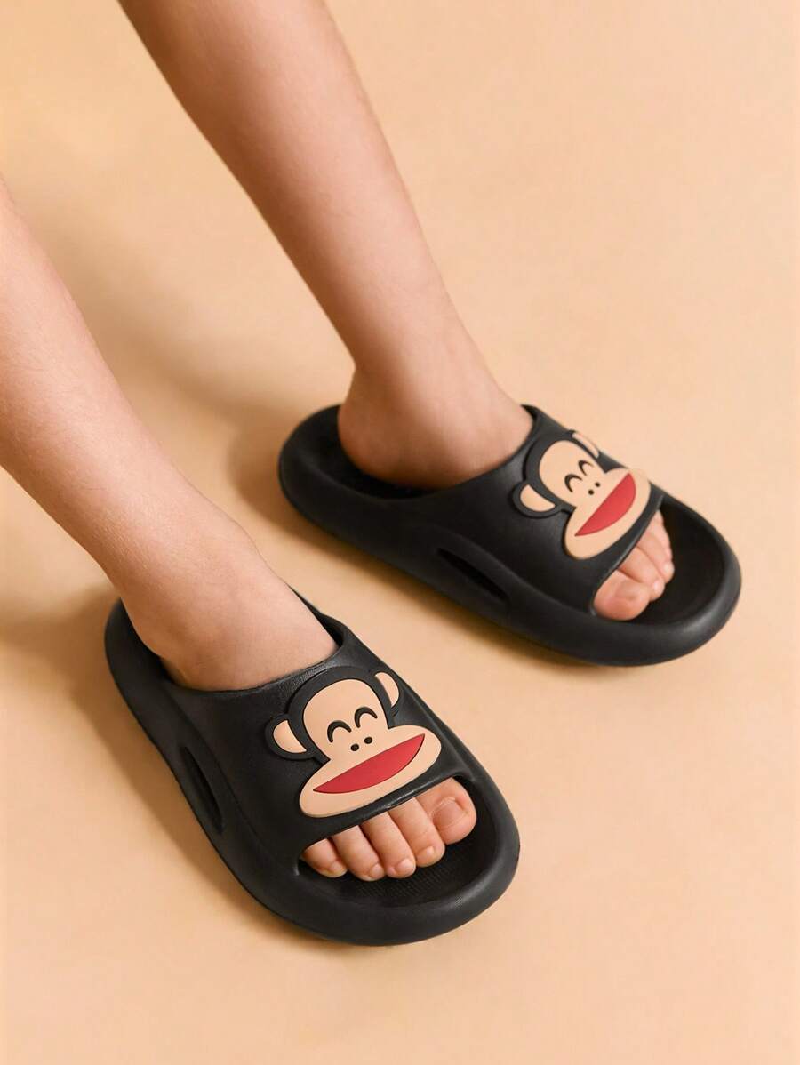 Paul Frank X SHEIN 可爱卡通猴子黑色男童儿童一脚蹬拖鞋儿童防滑速干淋浴拖鞋，轻便耐用的 EVA 材质，男女通用，适用于室内、浴室、游乐场、游泳池、海滩室内外 - 黑色 - 查看 1