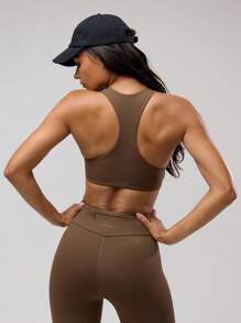 Musera Sport Twist Front Racer Back Active Sports Bra Gym Wear Seamless Stretch Padel Pilates Fitness Desert Runner Fitness - Coffee Brown - View 3