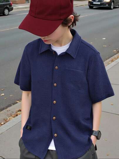 SHEIN 適合十二歲左右男孩穿著的舒適立領純色短袖拼接襯衫