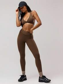 Musera Sport Twist Front Racer Back Active Sports Bra Gym Wear Seamless Stretch Padel Pilates Fitness Desert Runner Fitness - Coffee Brown - View 4