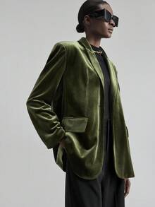 Ontre Giacca primaverile/estiva 2026, giacca da festa e San Valentino, blazer da donna, stile urbano moderno, colore verde tinta unita, tessuto in velluto morbido e confortevole, linea H morbida, blazer in velluto regular da donna, bavero a tacca, casual e da lavoro, con tasche, abbigliamento primavera/estate, abbigliamento da ufficio e professionale da donna, abbigliamento da palcoscenico, outerwear, urban chic elegante minimalista, blazer versatile e alla moda da donna - Verde - Visualizzare 5