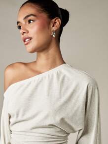 MISSGUIDED Off Shoulder Ruched Long Sleeve Crop Top Elegant Gathered Waist Design Casual Modern Basic Fall Winter Essential Layering Piece - Light Grey - View 4