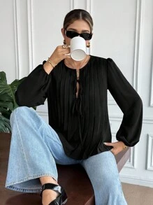 SHEIN Frenchy Blusa negra casual de mujer con pliegues y lazo delantero, ideal para volver al colegio en otoño, conciertos de música country, y atuendo casual de negocios para maestras - Negro - Ver 6