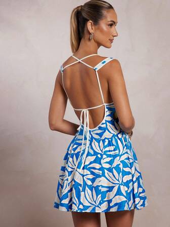 L'Amorae Sexig, rygglös miniklänning med växttryck för semestern
