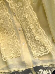 Franclia Áo sơ mi nữ tay dài cổ buộc dây viền ren dáng rộng thoải mái, phong cách tối giản, thu đông, thanh lịch, ôm dáng, cổ mở phía trước, tay dài, cúc vàng, áo sơ mi nữ mùa xuân/thu, áo dài tay màu vàng cho nữ, áo sơ mi công sở cài cúc cho nữ, áo công sở thường ngày cho nữ, áo đi chơi cho nữ, áo màu vàng thường ngày mùa xuân/thu. - Màu vàng - Xem 6