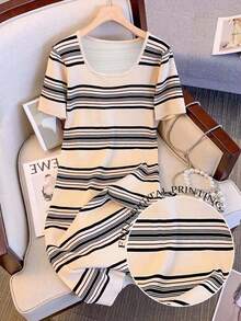 Resyla Digital Print Square Neck Short Sleeve Fitted Women Dress