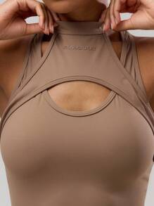 Musera Sport 运动镂空细节背心 跑步运动健身服 沙漠跑者健身 - 巧克力棕 - 查看 2