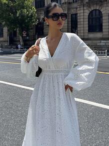 Livesso Autumn/Winter New Loose Casual Women Hollow Out Embroidery Lantern Sleeve Dress - White - View 4