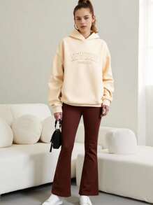 SHEIN ChillGRL 2件套青少年女孩城市名称3D图案针织连帽衫+针织喇叭裤套装