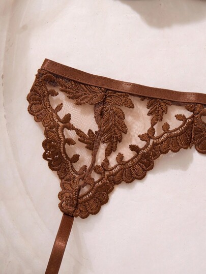 Esselle Verleidelijke Bloemen Geborduurde Mesh Lingerie Set, Kanten BH Slipje Going Out view 6