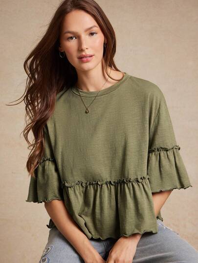 WESTFADE T-shirt com decote redondo em tecido slub, mangas com folhos e peplum, volta às aulas, top básico giro, outono, inverno, estilo country, western cowgirl, festival, rodeio, casual
