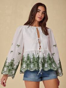 Enchnt Blusa casual con mangas de campana, bordado y lazada delantera para mujer para vacaciones - Blanco - Ver 5