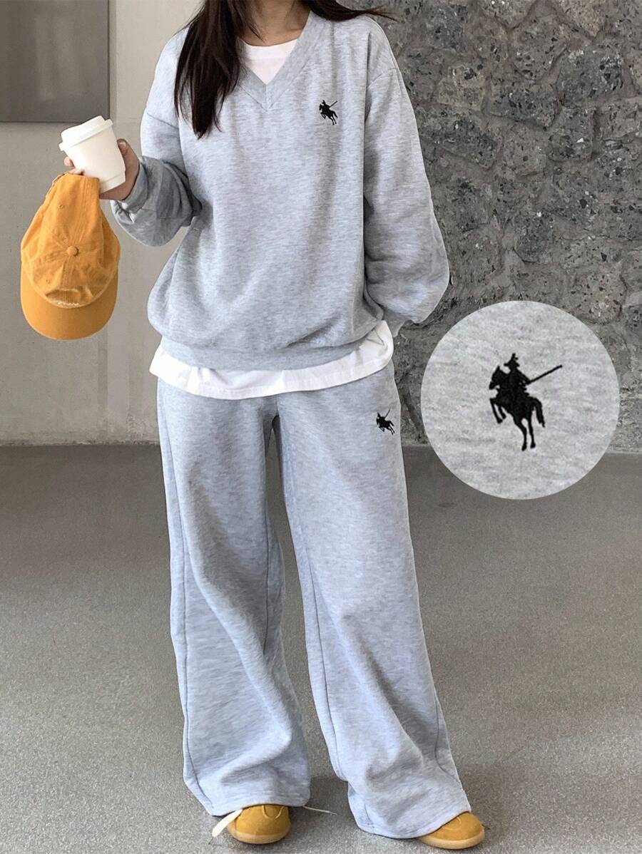 SHEIN TEENGIRL Grey V-Neck Oversized Fluffy Knit Elastic Loose Sweatshirt And Sweatpants 2 Pieces Set, Autumn/Winter, Small Logo & Horse Embroidery Girl Sweatpants Set Wide Leg Sweatpants Girls Lounge Set Teen Girl Sweatsuit Teen Girl Lounge Wear Fall