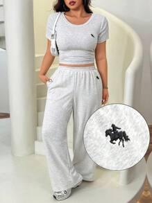 Solflare 2pcs/Set Plus Size Women Casual Knight Print Short Sleeve T-Shirt And Pants Set, Gray 2 Pieces Lounge Sets Women Two Pieces Set Women Comfy Sweatpants Set 2 Pieces Casual Sets Women,Fall,Back To School,Business Casual,Office Outfits,Work,Teacher - Light Grey - View 1