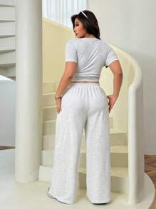 Solflare 2pcs/Set Plus Size Women Casual Knight Print Short Sleeve T-Shirt And Pants Set, Gray 2 Pieces Lounge Sets Women Two Pieces Set Women Comfy Sweatpants Set 2 Pieces Casual Sets Women,Fall,Back To School,Business Casual,Office Outfits,Work,Teacher - Light Grey - View 2