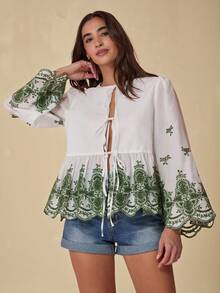 Enchnt Blusa casual con mangas de campana, bordado y lazada delantera para mujer para vacaciones - Blanco - Ver 6