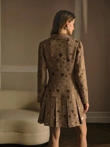 MOTF PREMIUM 粗花呢刺绣亮片串珠褶皱下摆修身短款连衣裙 - 咖啡 - 查看 4