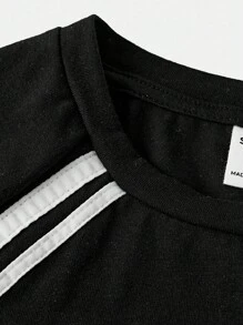 SHEIN Girlism Tween Girls 运动风格条纹和数字印花短袖 T 恤，适合日常休闲穿着 - 黑色 - 查看 3