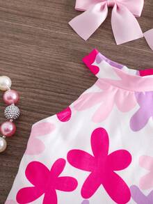 SHEIN Babygirl 2pcs Set, Fashionable Heart Knitted Halter Top And Flare Pants