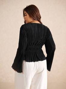 SHEIN Elaquor Áo thun nữ cổ chữ V tay dài vải họa tiết viền nhún bèo thời trang thường ngày cỡ lớn - màu đen - Xem 3
