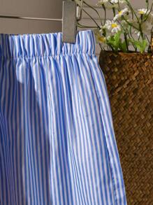 SHEIN 2pcs Tween GirlsSleeveless Woven Striped Camisole With Bowknot Accent & Elastic Waist Loose Casual Shorts Set, Summer Summer Holiday - Blue and White - View 5